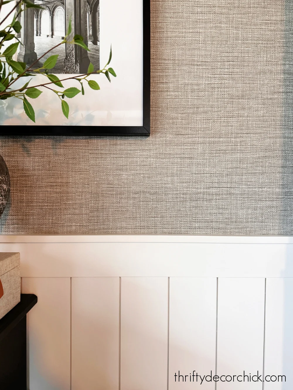 grasscloth wallpaper with white walls