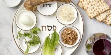 7 Modern Seder Plates That’ll Be Your New Heirlooms
