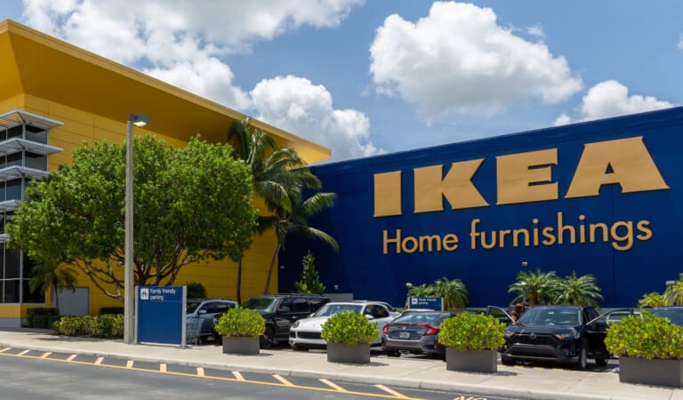 IKEA’s $35 SLANHOSTMAL Duvet “Screams Spring”